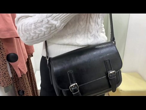 ❤️ Masturbação pública da jovem cadela FeralBerry com um dildo no provador ❌ Pornuts em nós ❌️❤
